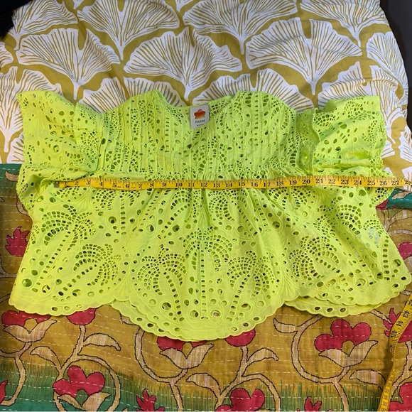 Farm Rio Palm Tree Richelieu Cotton Eyelet Crop Blouse in Lime Green size S - Picture 7 of 13